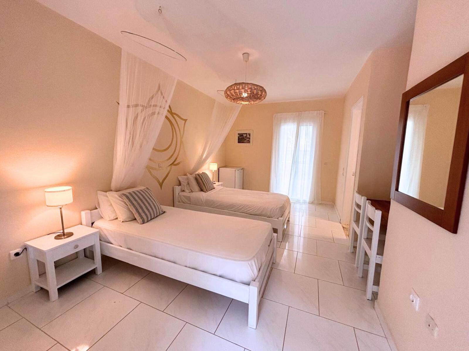Апарт отель Kathys Island Retreat Adia Экстерьер фото